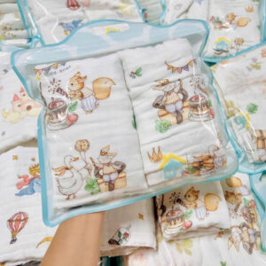 Set 2 khăn tắm hoạ tiết cổ tích